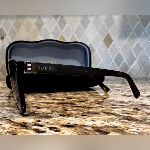 Gucci Sunglasses Unisex - Picture 2 of 2